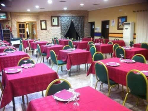 Oyo Hotel Los Alamos Plasencia Exterior photo