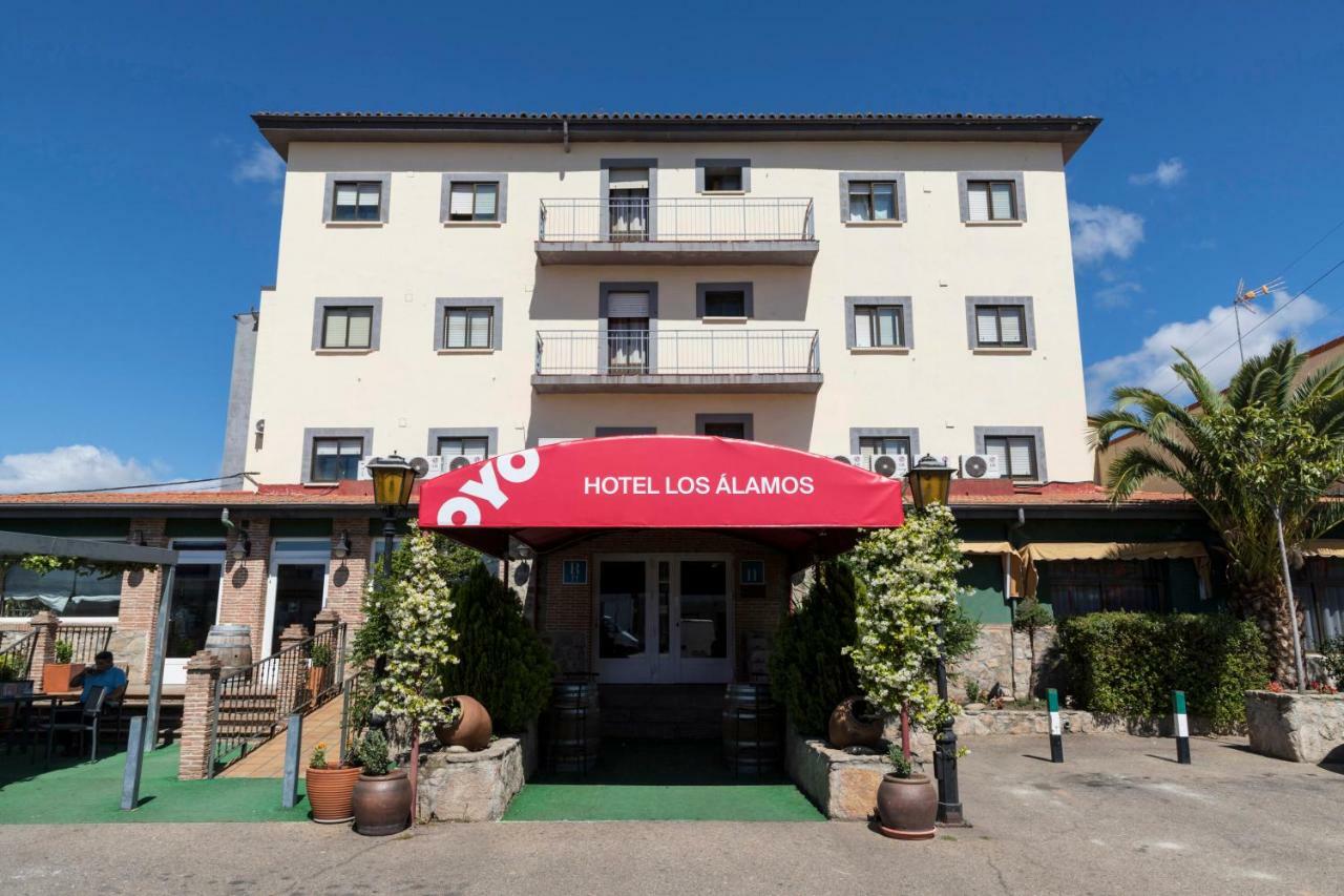 Oyo Hotel Los Alamos Plasencia Exterior photo